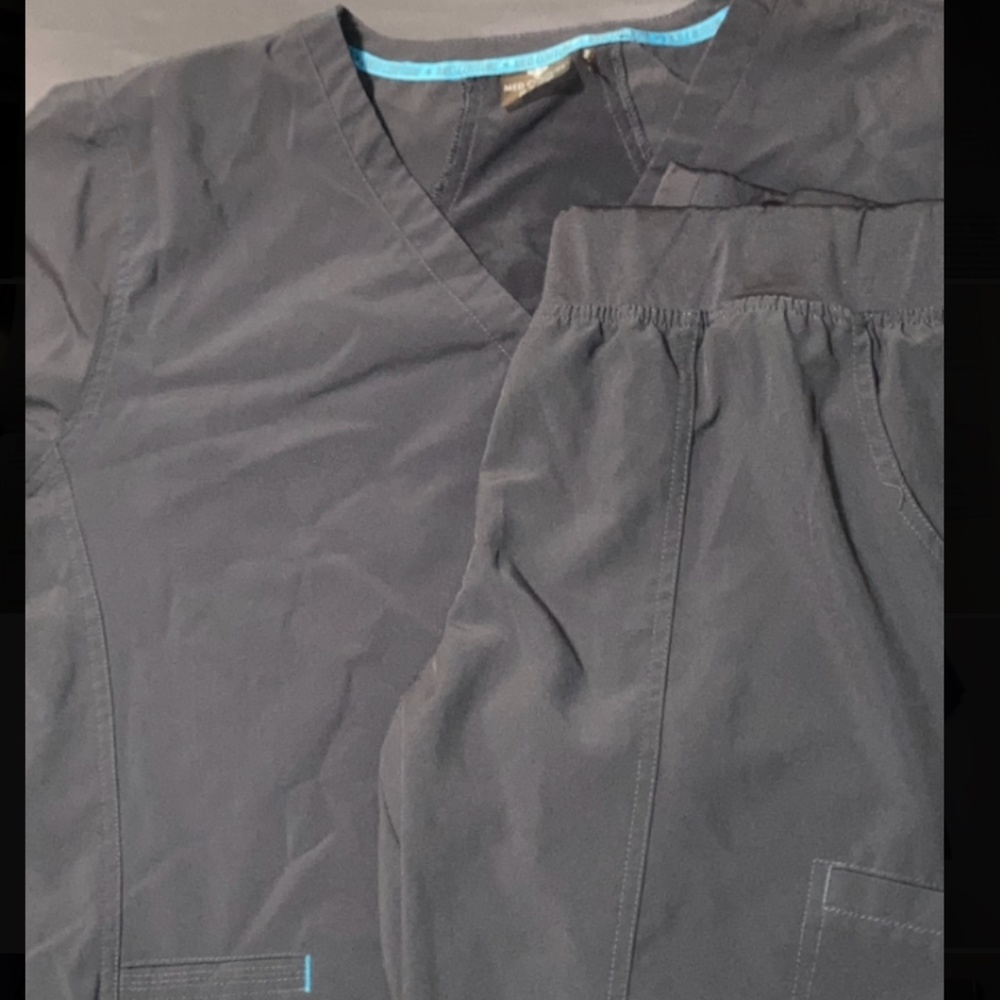 Womens size large scrub sets
